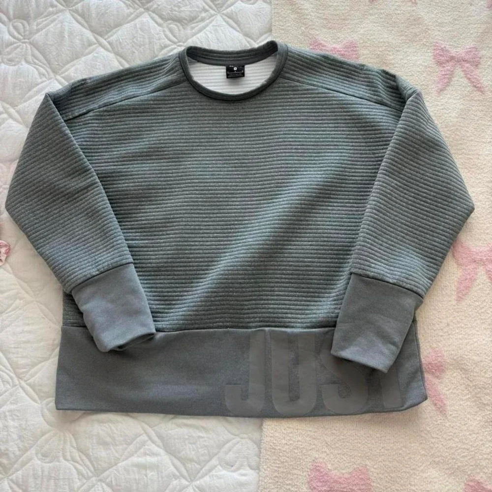 grey nike crewneck sweatshirt